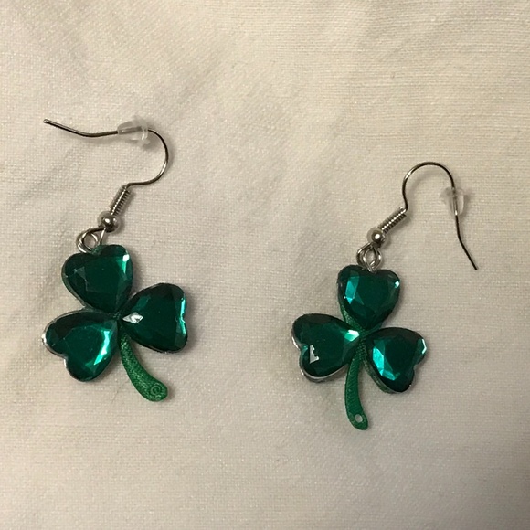 Green Clover Three Heart Dangle Earrings - New - Picture 7 of 7